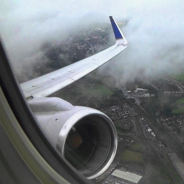 США, Boeing, авиация, самолёт, путешествия, Пассажир снял на видео момент, когда авиалайнер мог взлететь на воздух